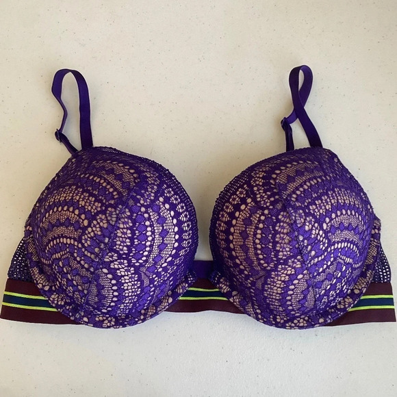 Victoria's Secret Bombshell Plunge Bra Magenta Lace Purple - 32C - Picture 1 of 7